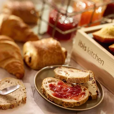 ホテル Mermoz Paris Le Bourget 3*