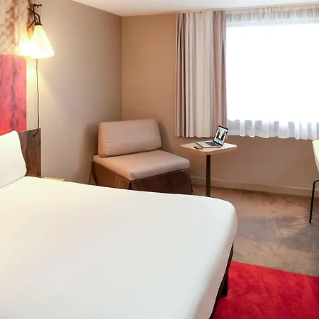 Mermoz Paris Le Bourget מלון 3*