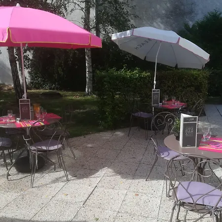 מלון Mermoz Paris Le Bourget