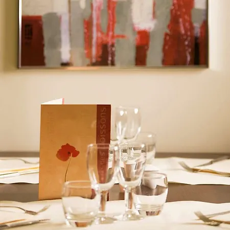 Mermoz Paris Le Bourget לה קורנב