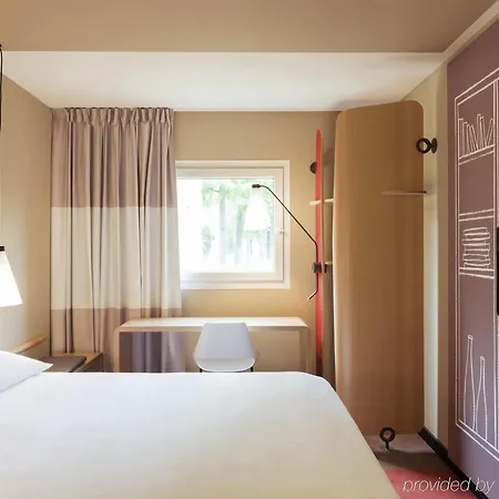 Hotel Ibis Paris Le Bourget 3*