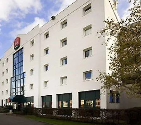 מלון Mermoz Paris Le Bourget 3*